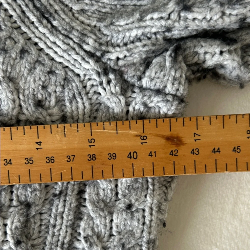 Michael Kors Gray Cable-Knit Cold Shoulder Sweater S - Picture 8 of 9